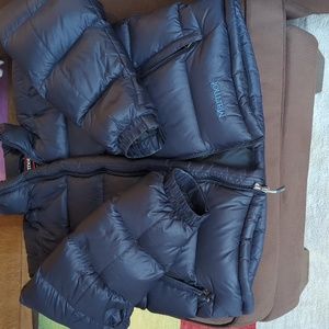 Marmot mens puffy jacket in black